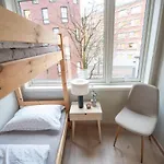 アパート Sjarmerende Med Parkering I Sentrum オスロ